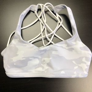 NWOT Lululemon Free to Be Sports Bra